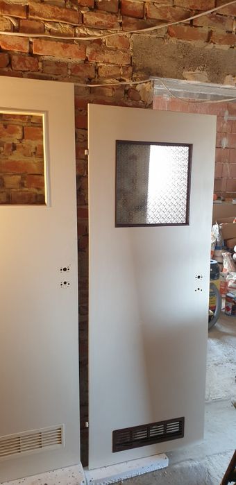 Drzwi laziekowe do kotlowni szer. 74 i 84 lewe.