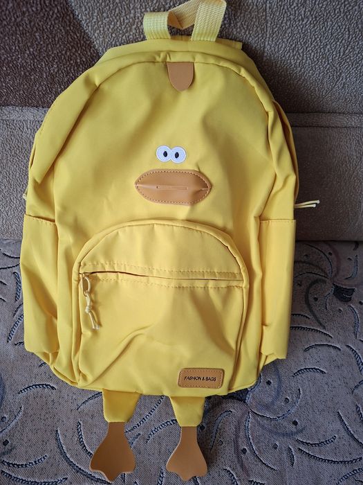 Новий місткий рюкзак у формі каченяти