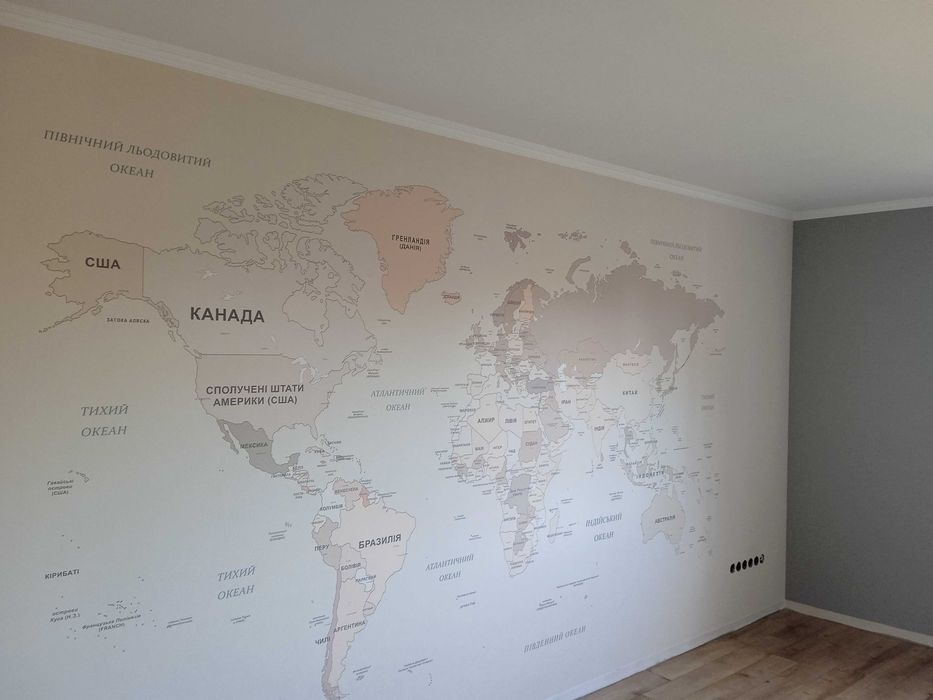 Поклейка шпалер .