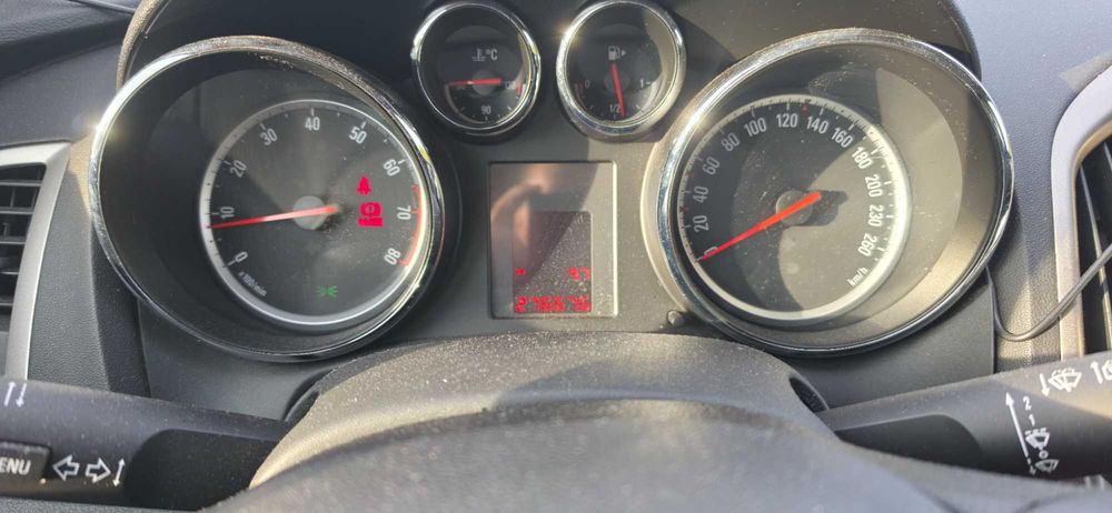 Opel Astra J 2010 1,6 115k  LPG
