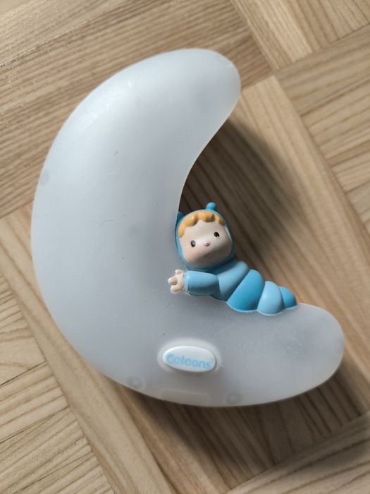 Lampka nocna księżyc do pokoju dziecka na baterie.