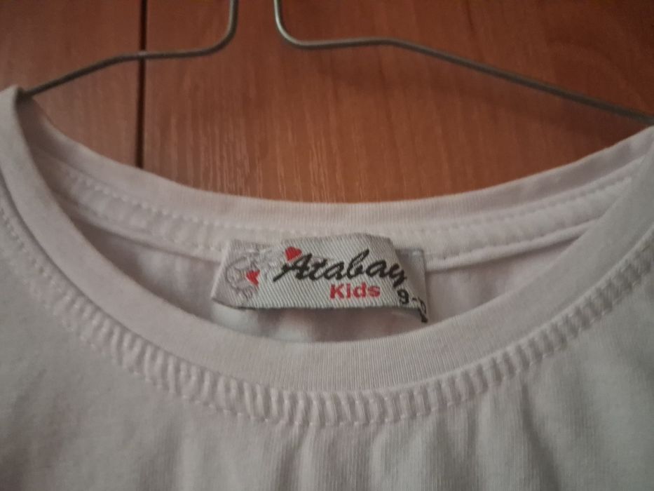 Кофточки на дівчинку  8-9  років