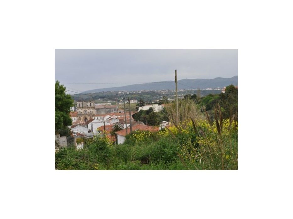 Terreno vista Mosteiro Alcobaça