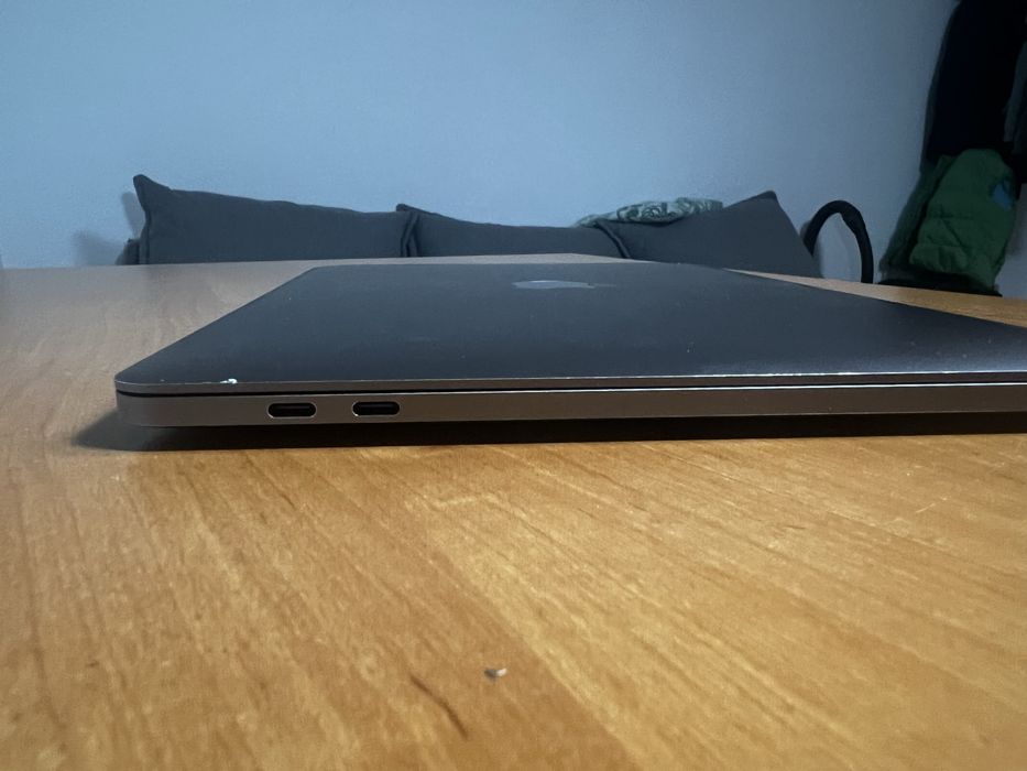 MacBook Pro 2017 i5 16GB RAM 512GB dysk Magic mouse