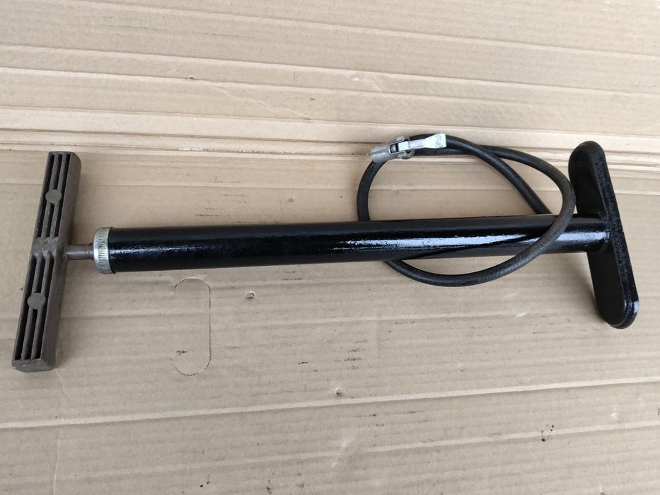 Насос для коліс. .