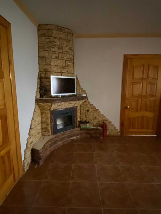 Продам будинок 209 м.кв, з жилим підвалом, грубою та хоз. постройки.