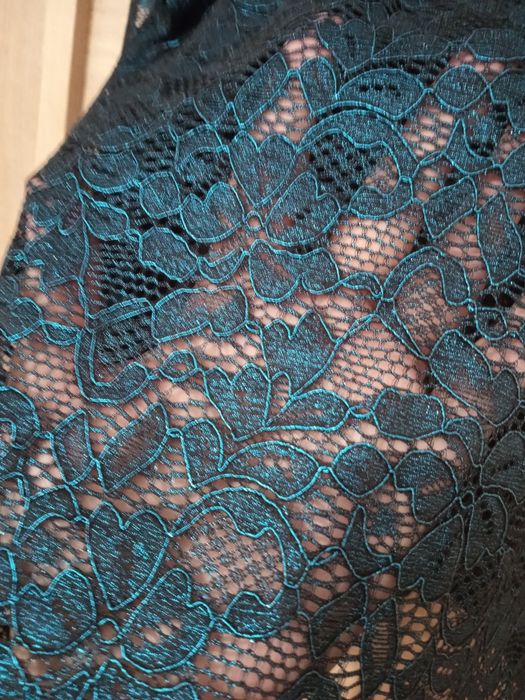 Niezwykle efektowna bluzka z koronki