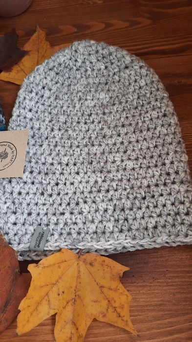 Czapka na szydełku, rękodzieło, akryl