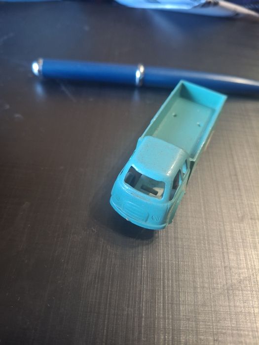 Plastic truck model436768372855285763