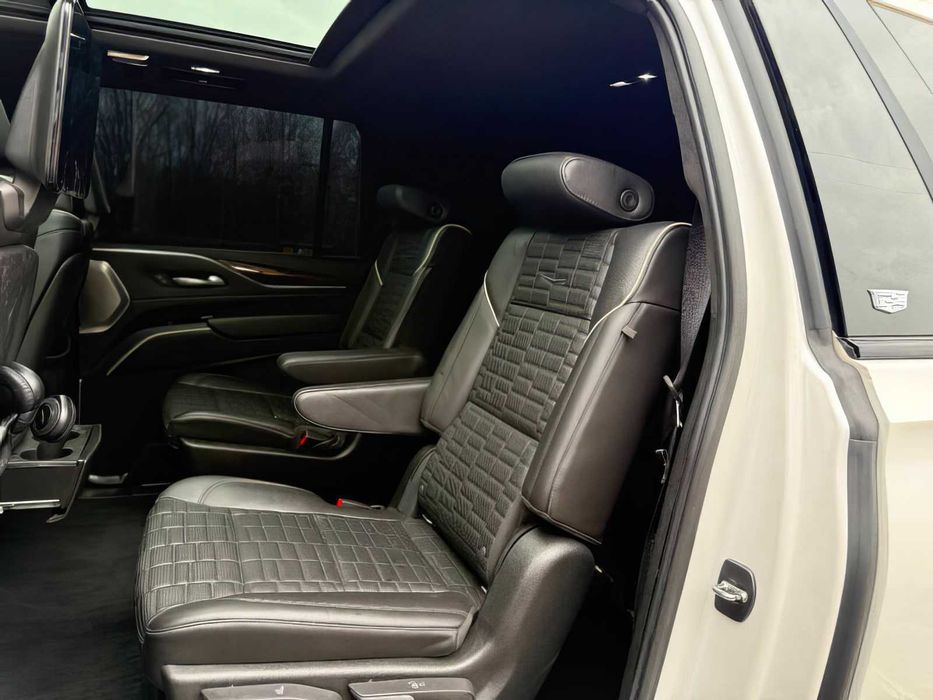 Cadillac Escalade      2021