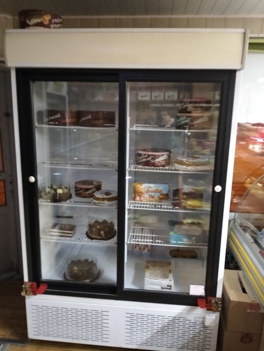 Продам шкаф холодильний, витрину холодильну кондитерську б/у