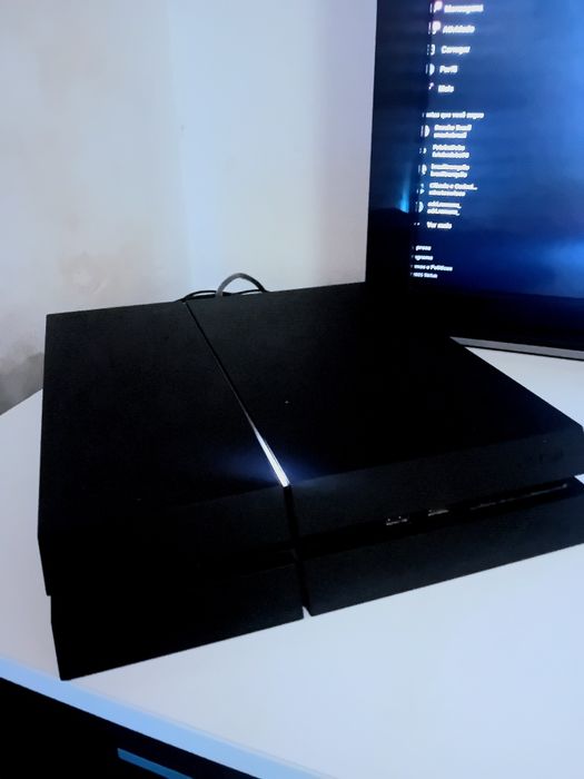 PS4 500GB a funcionar – não lê discos