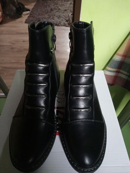 Botki damskie , skórzane nowe .