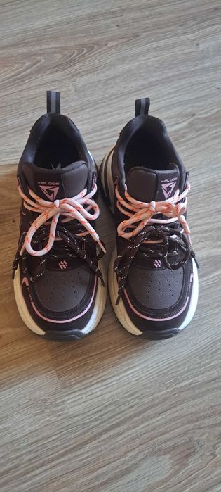 Adidaski damskie 38