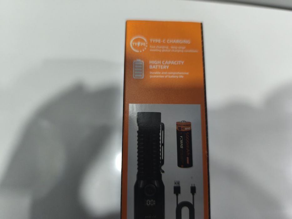 Lanterna Led 2000lm + Led Laser