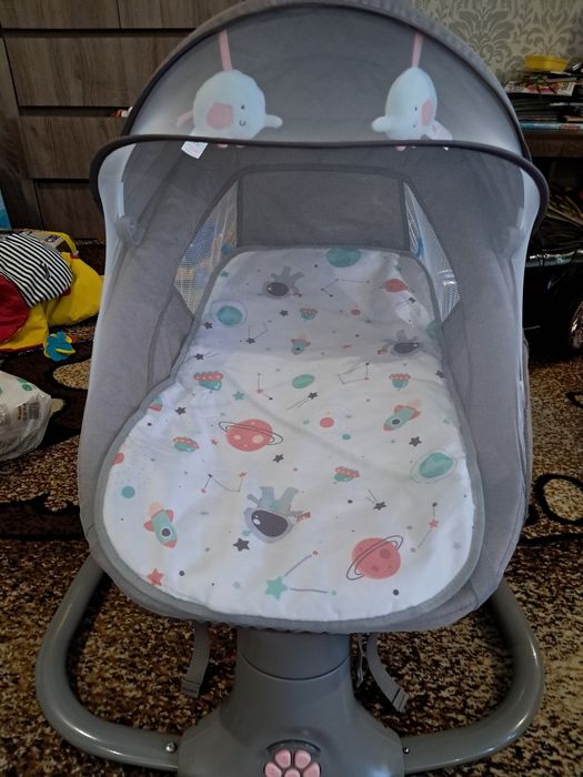 Заколисуючий центр  шезлонг Mastela 3 в 1