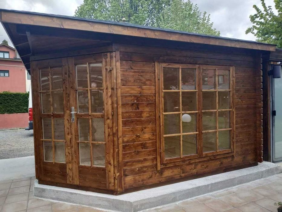 CASA DE MADEIRA - STOCK MODELO VICTORIA de 3x3 e 4x4