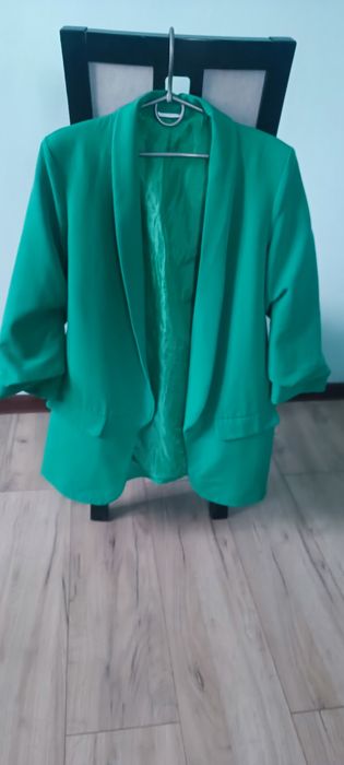 Піджак жіночий зелений , червоний , твідовий