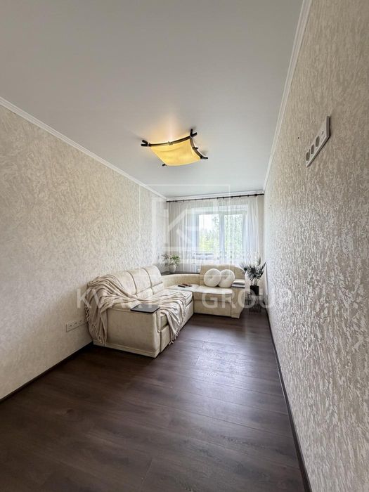 Продаж двокімнатної квартири з ремонтом