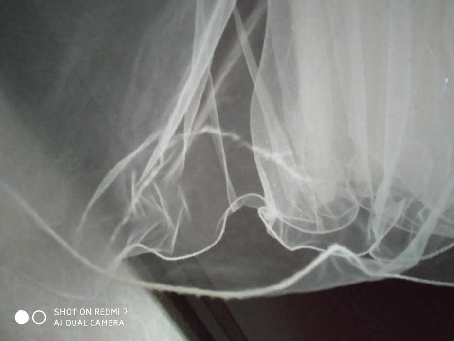 Бомбезна бальна сукня