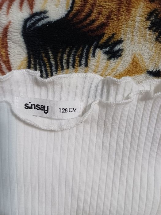 Кофта на дівчинку