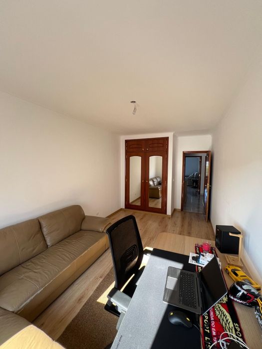 T2 Santa Marta,2 WC, arrecadação e parqueamento