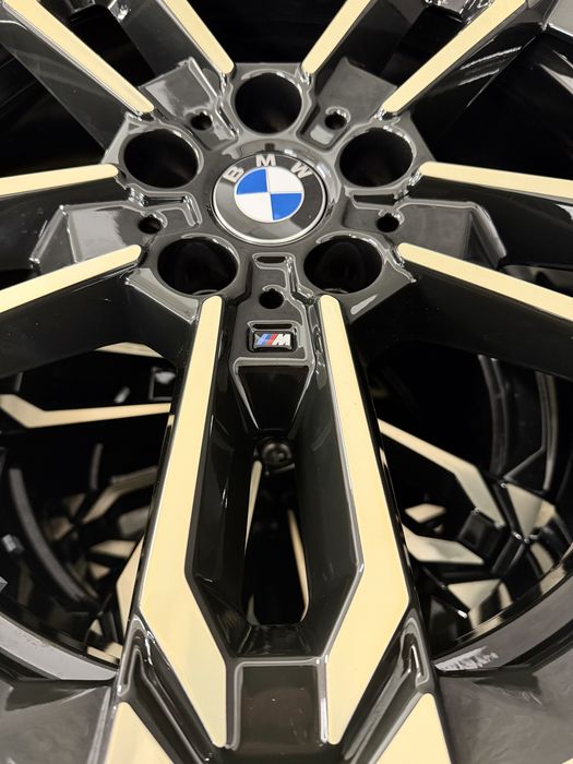 Nowe oryginalne koła zimowe alufelgi BMW X1 U11 X2 U10 871M Night Gold