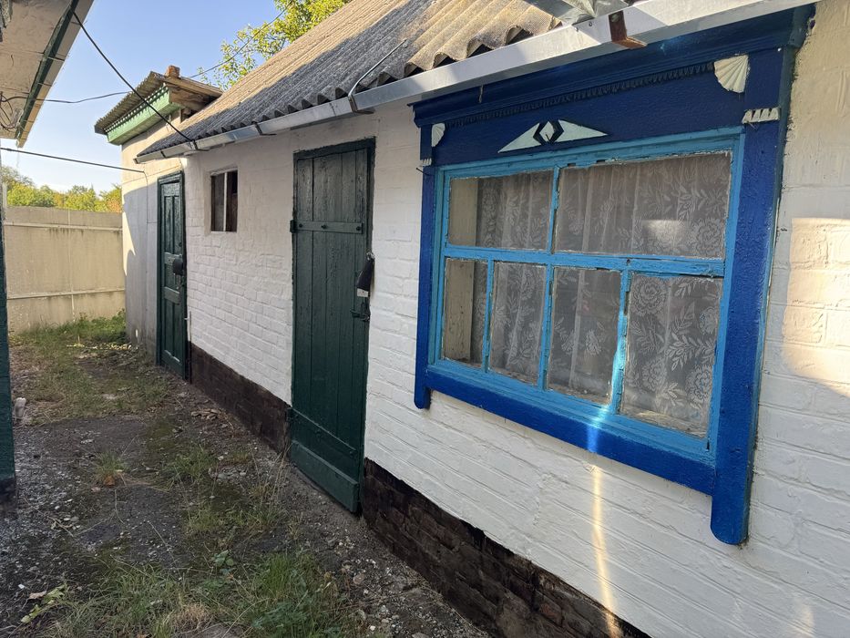 Продажться будинок