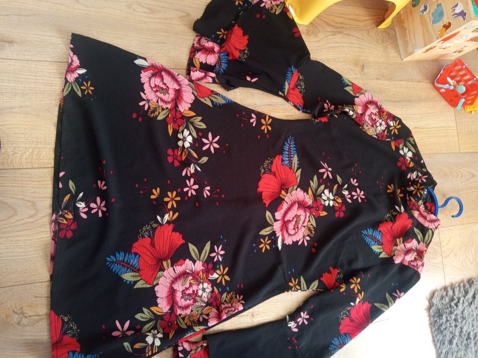 Sukienka mini w kwiaty