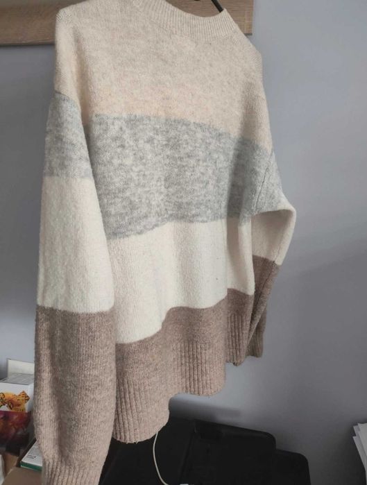 Sweter w paski damski