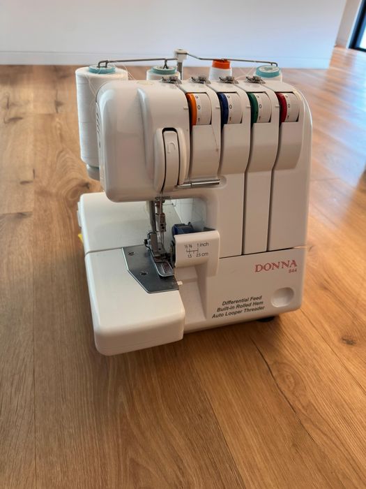 Maquina corta e coser Donna 844