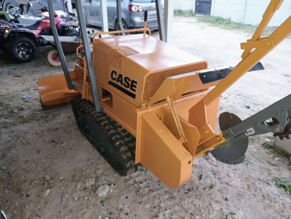 Koparka łańcuchowa case