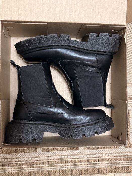 Зимові челсі. Натуральна шкіра, хутро. Розмір 36-37 Ідеальний стан