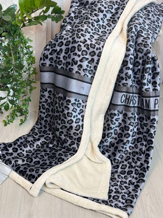 Теплий двосторонній плед