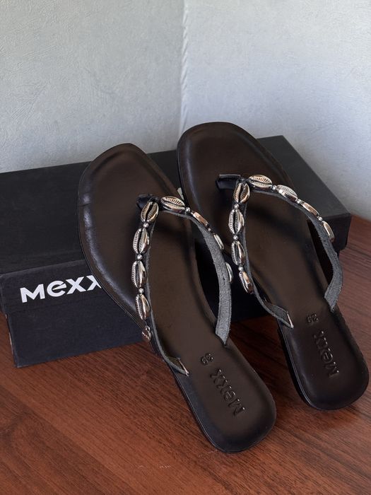 Круті шкіряні шльопки MEXX 38-39 р