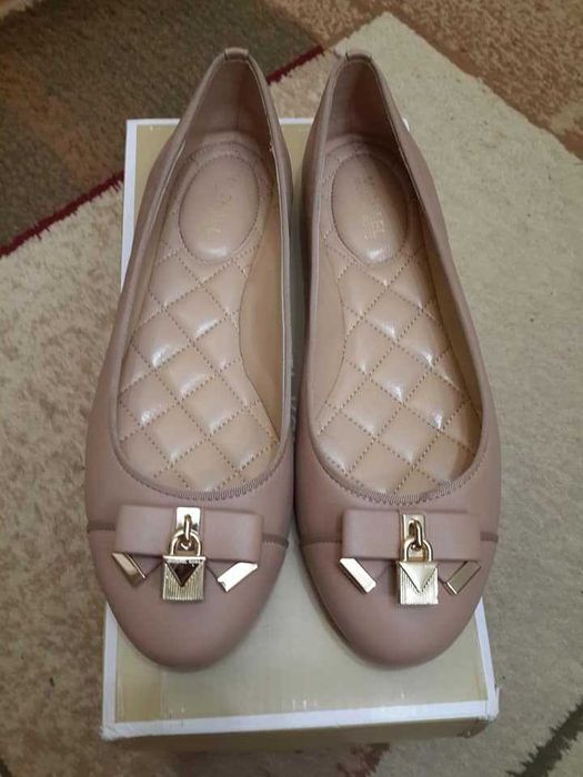 Балетки Michael Kors
Оригинал. Размер 6,5 американский.