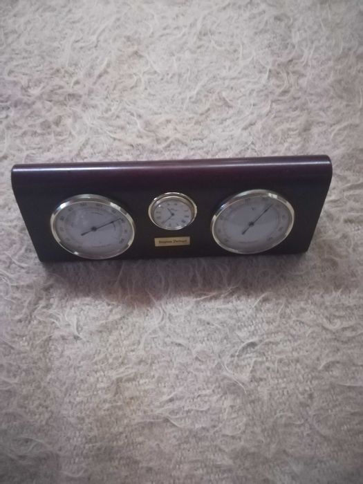 Relógio antigo de marca