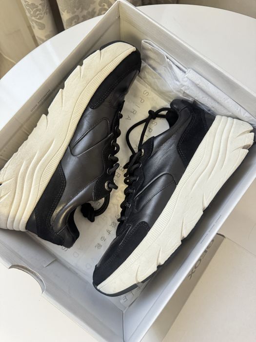 Geox натуральні кросовки оригінал р.40