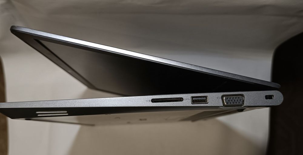 Ноутбук DELL Vostro P75G001 + сумка