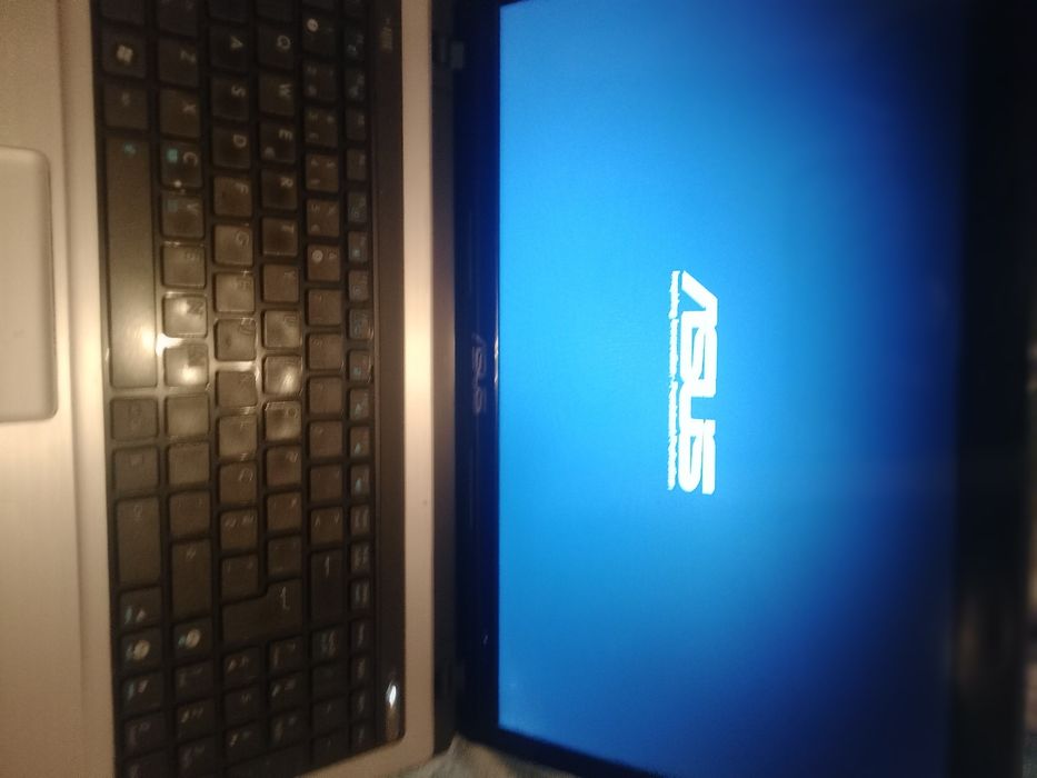 Vendo computador portátil.