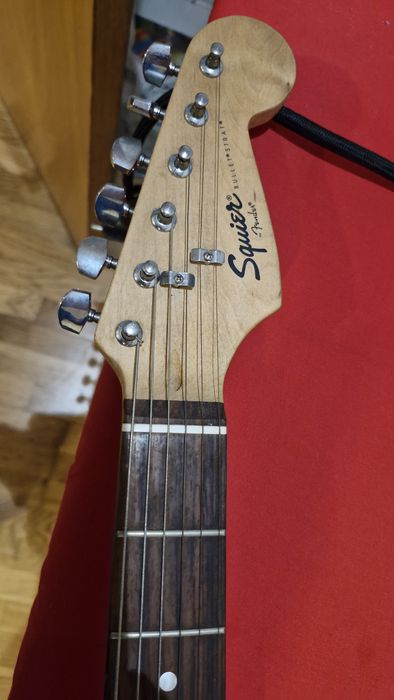 Guitarra e amplificador novos