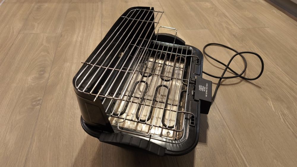 Grill elektryczny z płaszczem wodnym