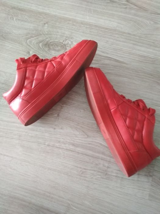 Sportowe czerwone 36