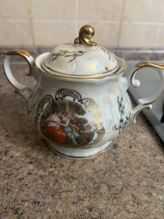 Сахарницы разные