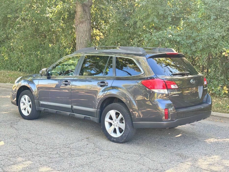 Subaru Outback Limited      2013
