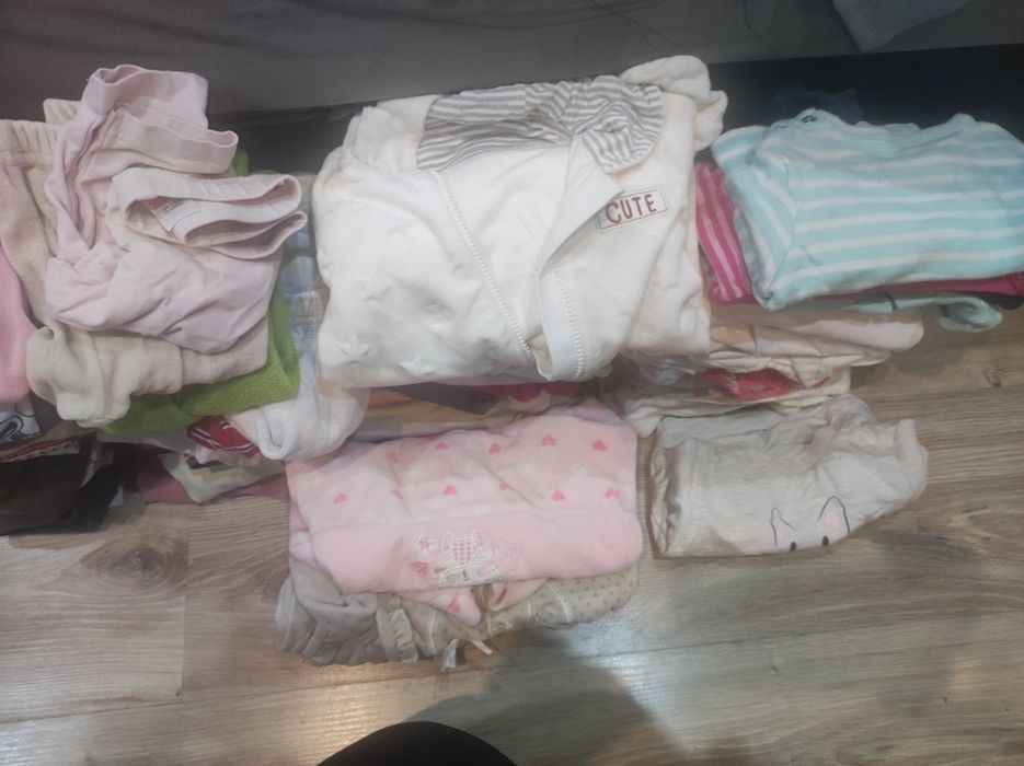 Sprzedam zestaw ubrań dla dziewczynki 56/62