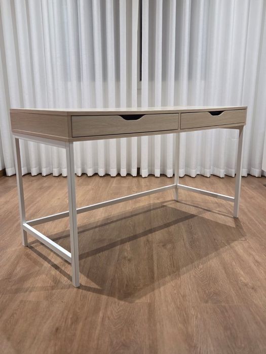 Secretária Madeira e Branca