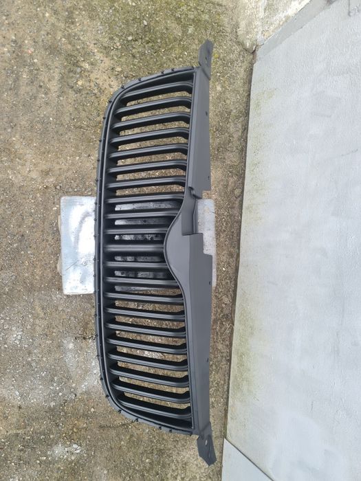 Решітка радіатора Skoda Yeti 2010-17