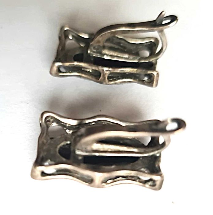 Klasyczne srebrne kolczyki z onyksem