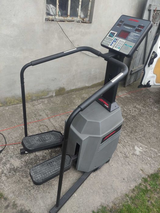 Stepper Life Fitness 9500 HR Kalisz • OLX.pl